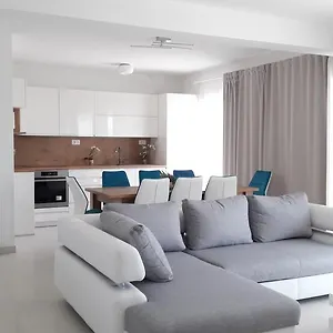 https://villa-apartments-karmel.hotels-in-trogir.com